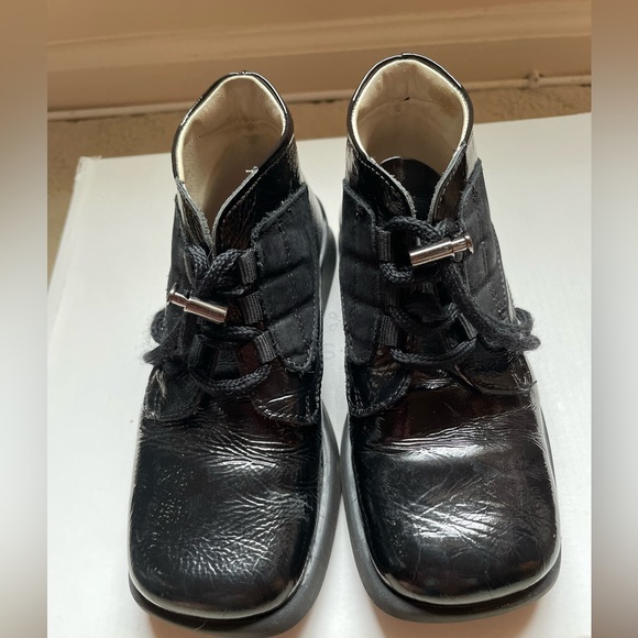 TODDLER ITALIAN 🇮🇹 BLACK PATENT LEATHER BOOTIES U.S.Size 11 Toddler  EUC - Picture 7 of 9